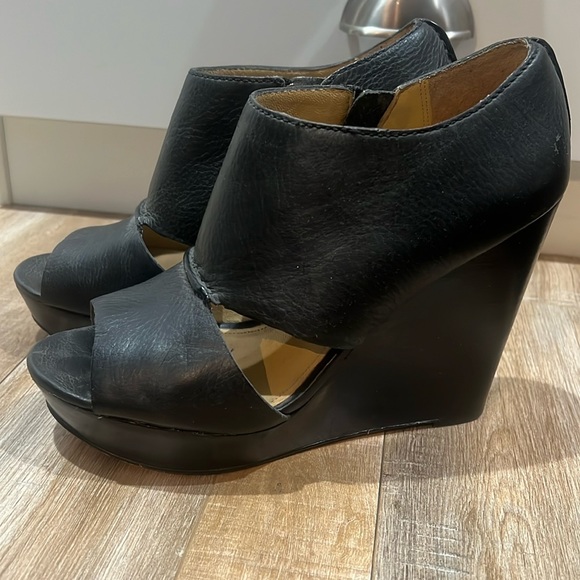 COACH soft black leather 4” wedges with side zipper.  SZ 8.5 EUC. - Picture 1 of 4